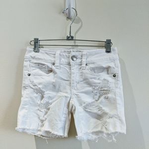American Eagle | White Distressed Midi Shorts 00